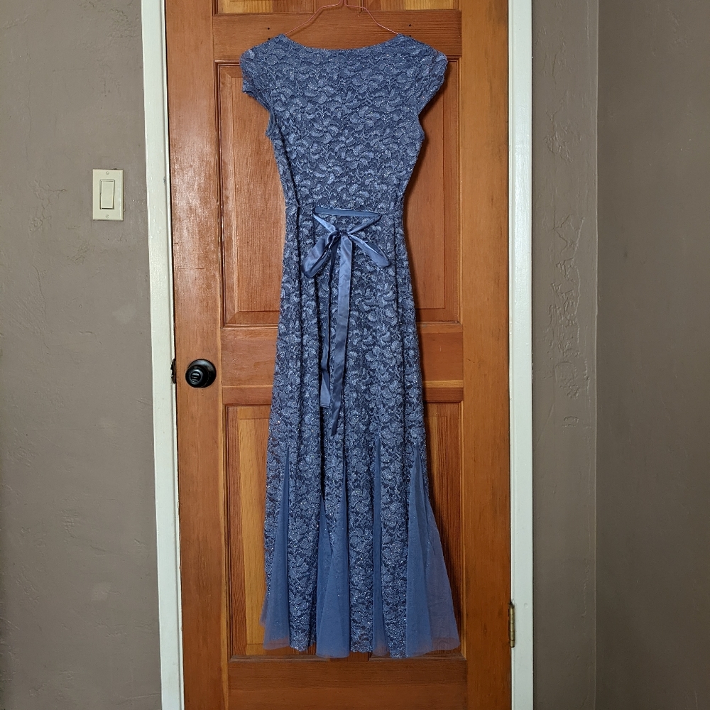 Dress - Picture 2 of 4